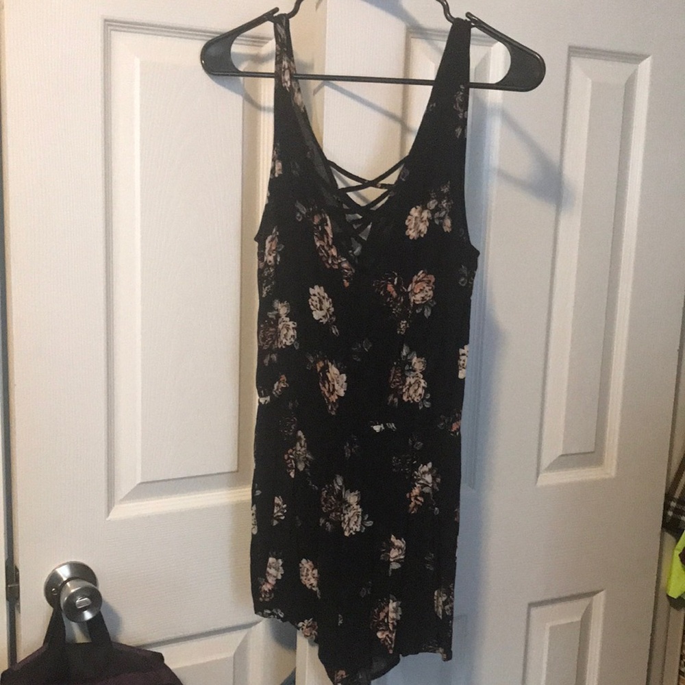 Black & floral romper - S - Kendall & Kylie